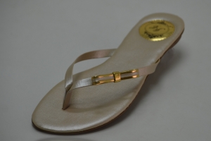 526 - Slim Clean Ouro Light com Laço Chanel Borda Dourada